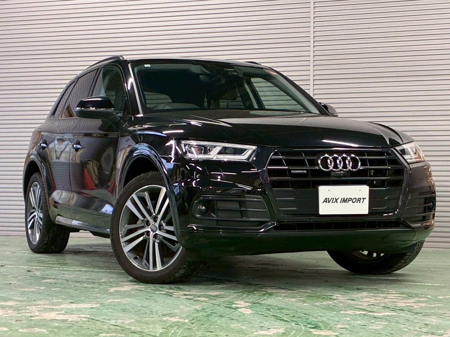 アウディ Q5 TDI 1stED ﾌﾞﾗｯｸｽﾀｲﾘﾝｸﾞ