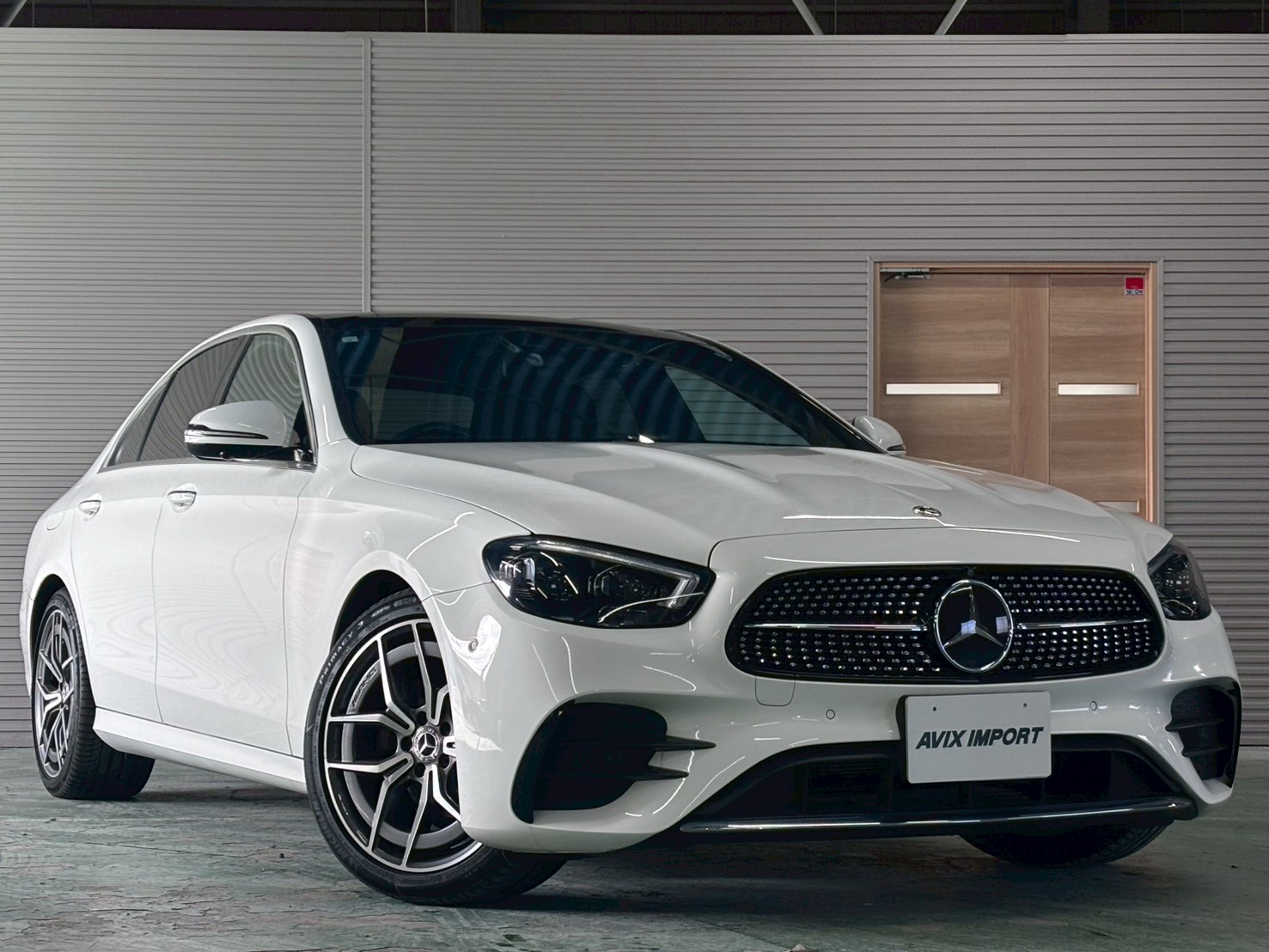 メルセデスベンツ E200 ｽﾎﾟｰﾂ AMGﾗｲﾝｲﾝﾃﾘｱPKG EXCPKG